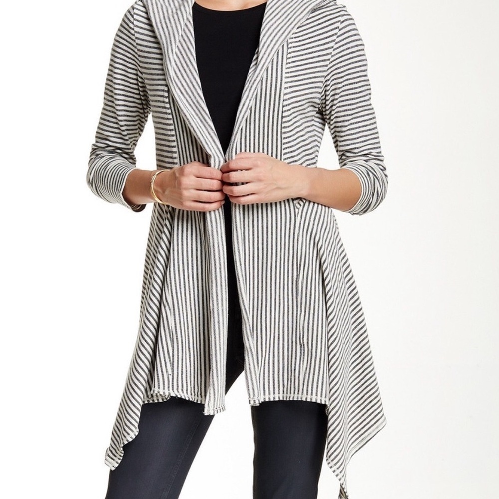 NWT Max Studio Weekend Women’s Small Striped‎ Sharkbite Hooded Cardigan Black